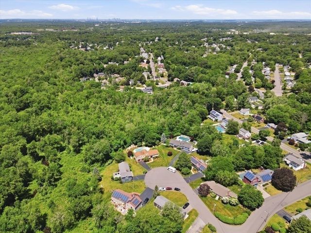27 Tilden Cr, Weymouth, MA 02190