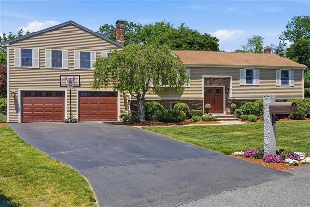 27 Tilden Cr, Weymouth, MA 02190