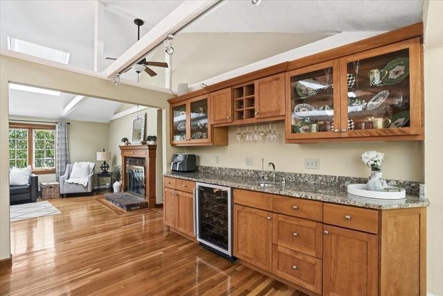 27 Tilden Cr, Weymouth, MA 02190