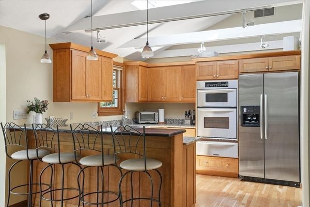 27 Tilden Cr, Weymouth, MA 02190