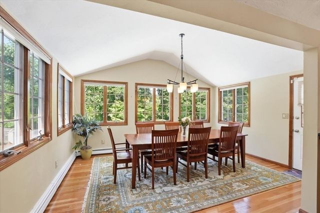 27 Tilden Cr, Weymouth, MA 02190