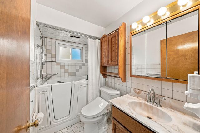 223 Harper Drive, Saline City, MI 48176
