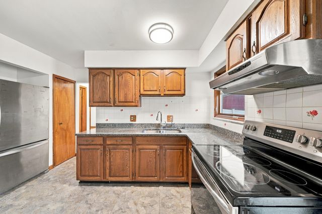 223 Harper Drive, Saline City, MI 48176