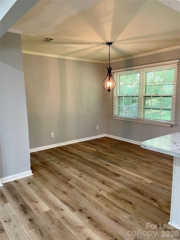 819 Markwell Drive, Matthews, NC 28105