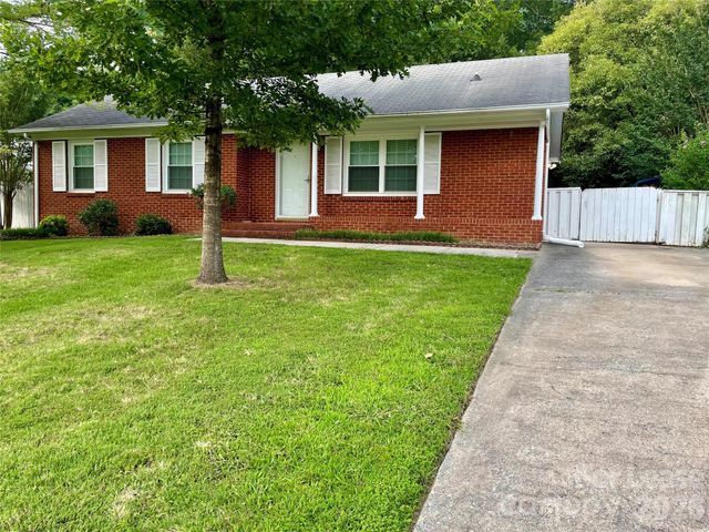 819 Markwell Drive, Matthews, NC 28105