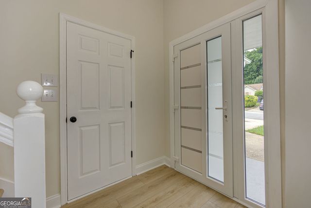 1039 Boardwalk Drive, Lawrenceville, GA 30044
