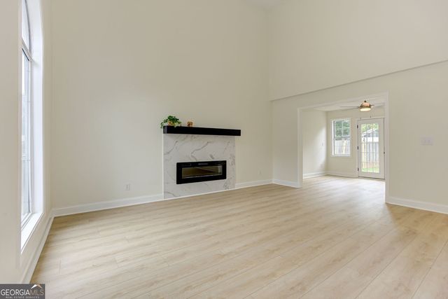 1039 Boardwalk Drive, Lawrenceville, GA 30044