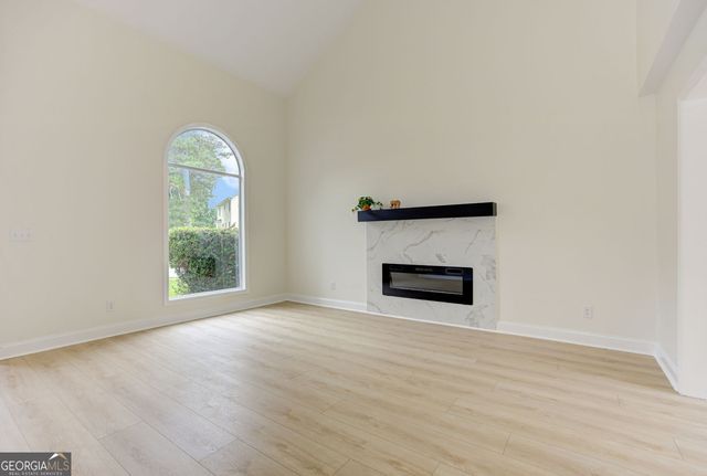 1039 Boardwalk Drive, Lawrenceville, GA 30044