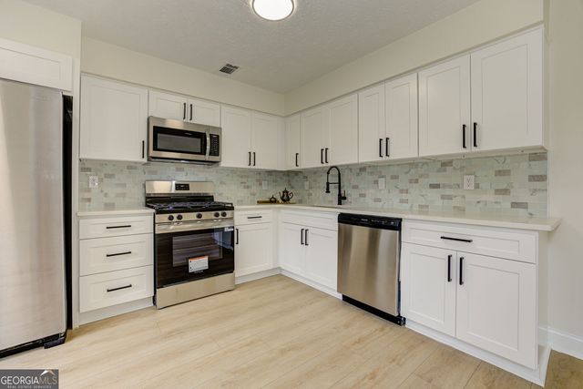 1039 Boardwalk Drive, Lawrenceville, GA 30044