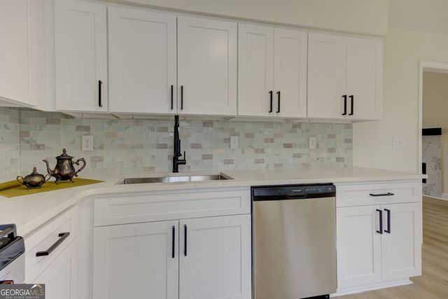 1039 Boardwalk Drive, Lawrenceville, GA 30044