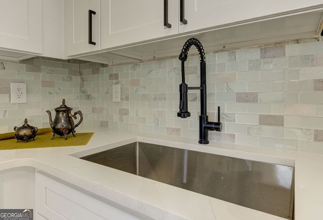 1039 Boardwalk Drive, Lawrenceville, GA 30044