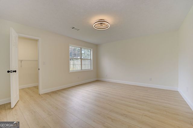 1039 Boardwalk Drive, Lawrenceville, GA 30044