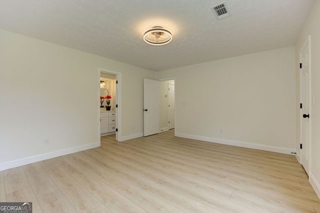 1039 Boardwalk Drive, Lawrenceville, GA 30044