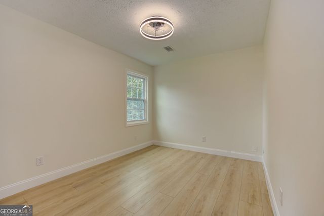 1039 Boardwalk Drive, Lawrenceville, GA 30044