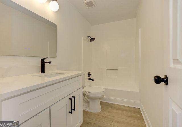 1039 Boardwalk Drive, Lawrenceville, GA 30044