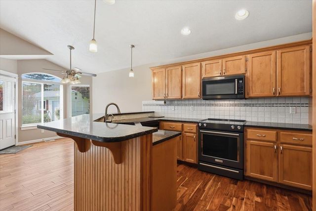 7807 N H St, Spokane, WA 99205