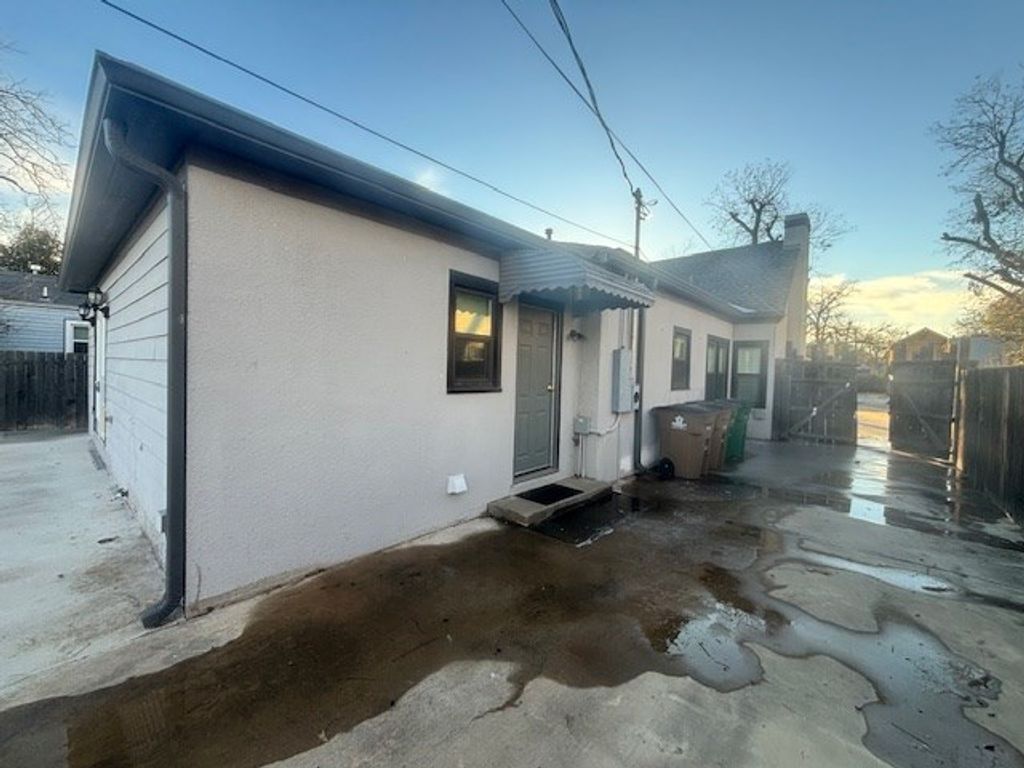 Image 8 of property listing at 1516 Shafter St, San Angelo, TX 76901