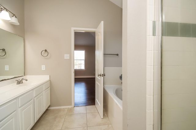 2523 Flycatcher Cove Drive, League City, TX 77573