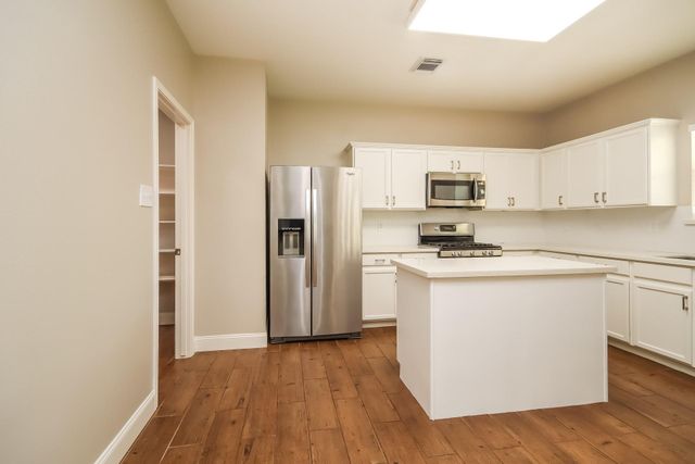 2523 Flycatcher Cove Drive, League City, TX 77573
