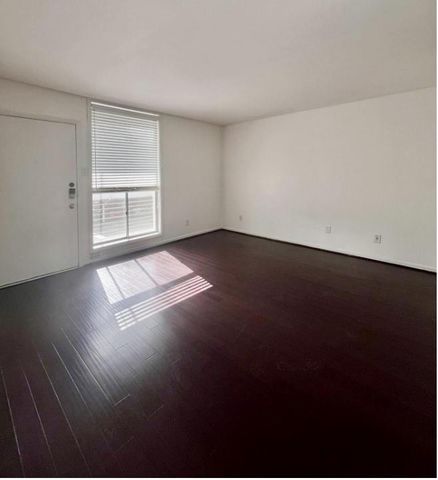 5123 Del Monte Drive 1, Houston, TX 77056