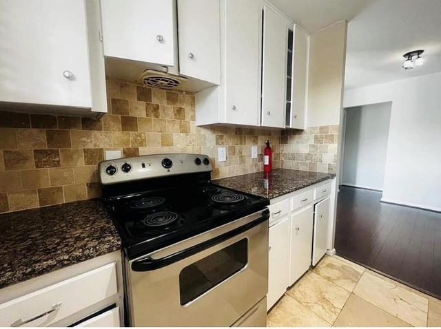 5123 Del Monte Drive 1, Houston, TX 77056