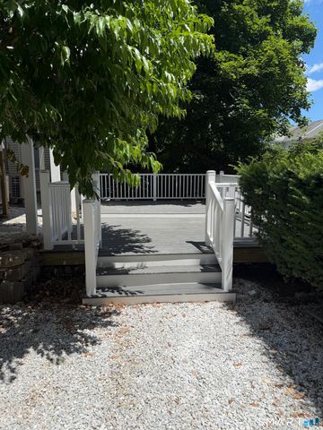 80 Coolidge Avenue, Stamford, CT 06906