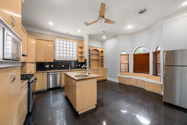 4039 Browning Street, West University Place, TX 77005