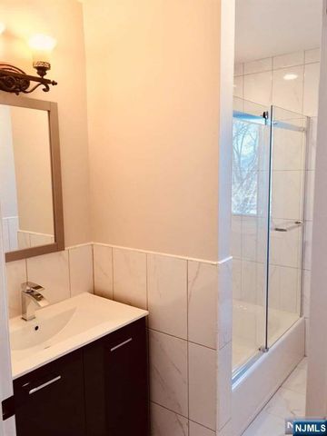548 Kearney Avenue B, Cliffside Park, NJ 07010