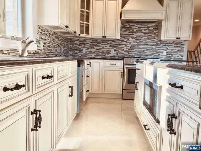 548 Kearney Avenue B, Cliffside Park, NJ 07010