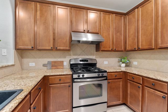 1310 W Parmer LN 2002, Austin, TX 78727