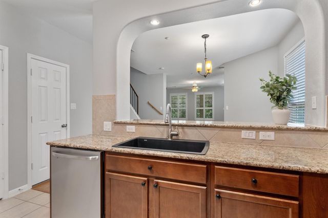 1310 W Parmer LN 2002, Austin, TX 78727