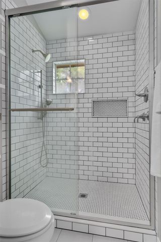1310 W Parmer LN 2002, Austin, TX 78727
