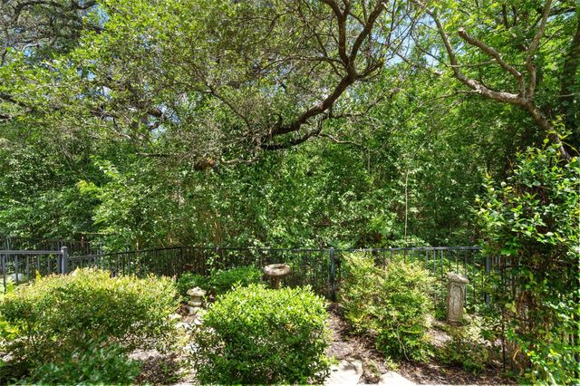 1310 W Parmer LN 2002, Austin, TX 78727