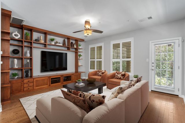 1310 W Parmer LN 2002, Austin, TX 78727