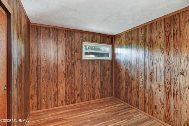 104 Pinetree Drive, Sayreville, NJ 08859