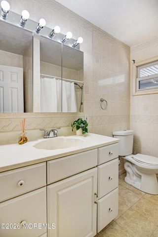 104 Pinetree Drive, Sayreville, NJ 08859