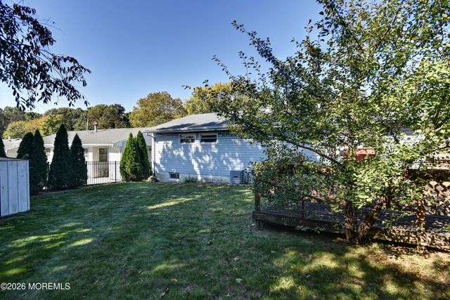 104 Pinetree Drive, Sayreville, NJ 08859