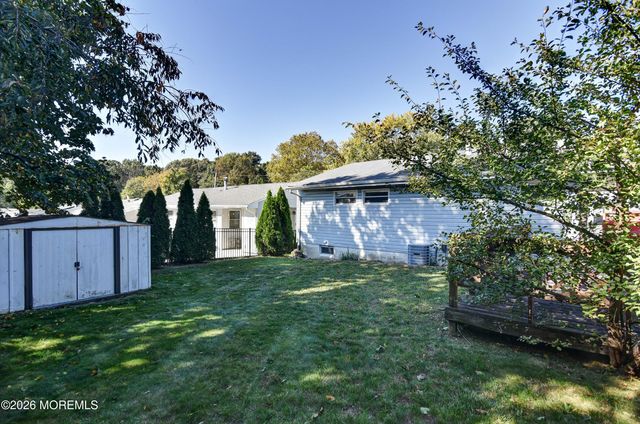 104 Pinetree Drive, Sayreville, NJ 08859