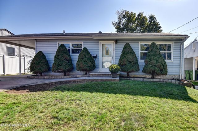 104 Pinetree Drive, Sayreville, NJ 08859