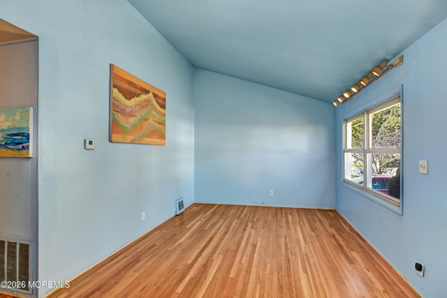 104 Pinetree Drive, Sayreville, NJ 08859