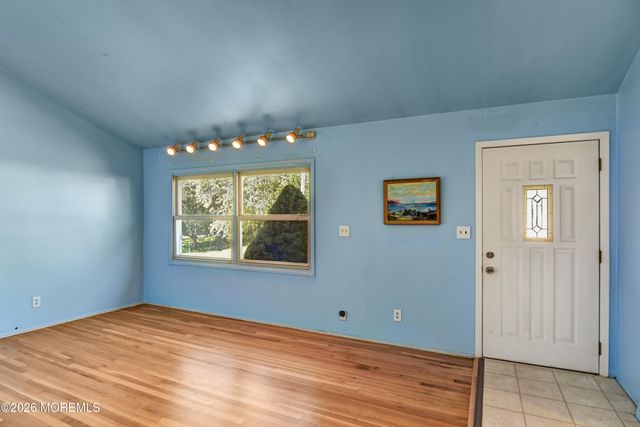 104 Pinetree Drive, Sayreville, NJ 08859