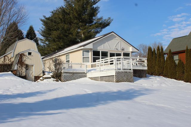 1132 N Meadowbrook Road, White Cloud, MI 49349