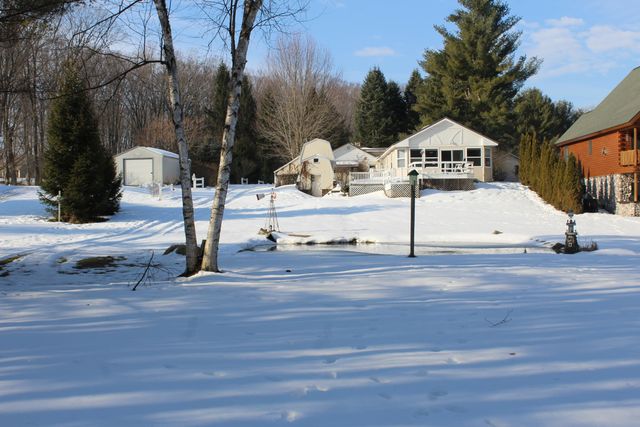 1132 N Meadowbrook Road, White Cloud, MI 49349