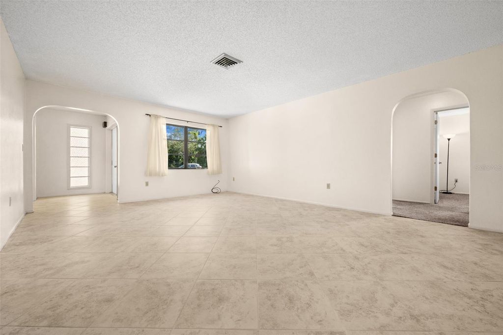 Image 7 of property listing at 3264 VIRGINIA ROAD, Venice, FL 34293