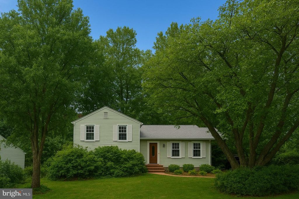 9303 BURNETTA DR, Fairfax, VA 22032