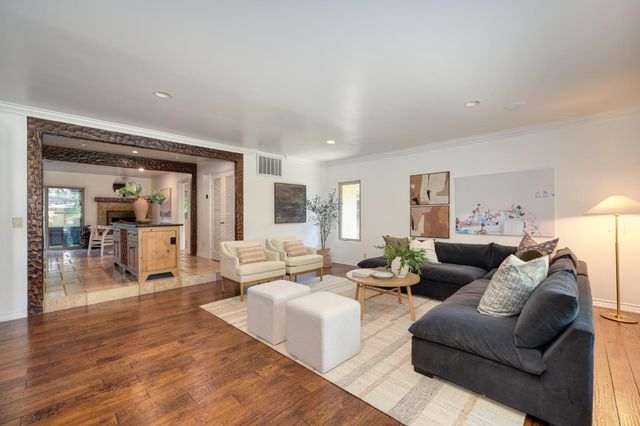1025 Piedmont Dr, Sacramento, CA 95822
