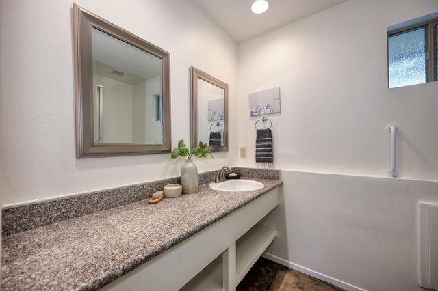 1025 Piedmont Dr, Sacramento, CA 95822