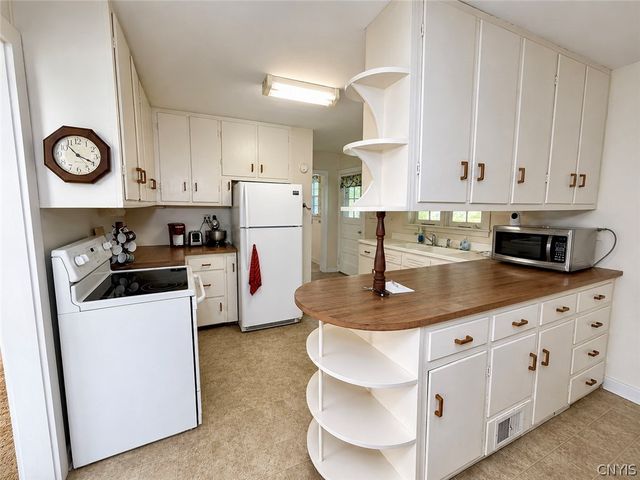 2658 Oran Delphi Road, Pompey, NY 13104