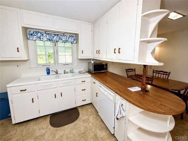 2658 Oran Delphi Road, Pompey, NY 13104
