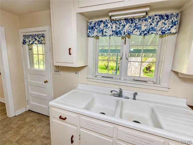 2658 Oran Delphi Road, Pompey, NY 13104